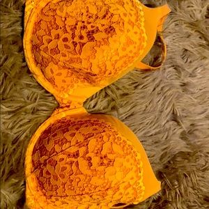 38DDD VICTORIA SECRET BRA